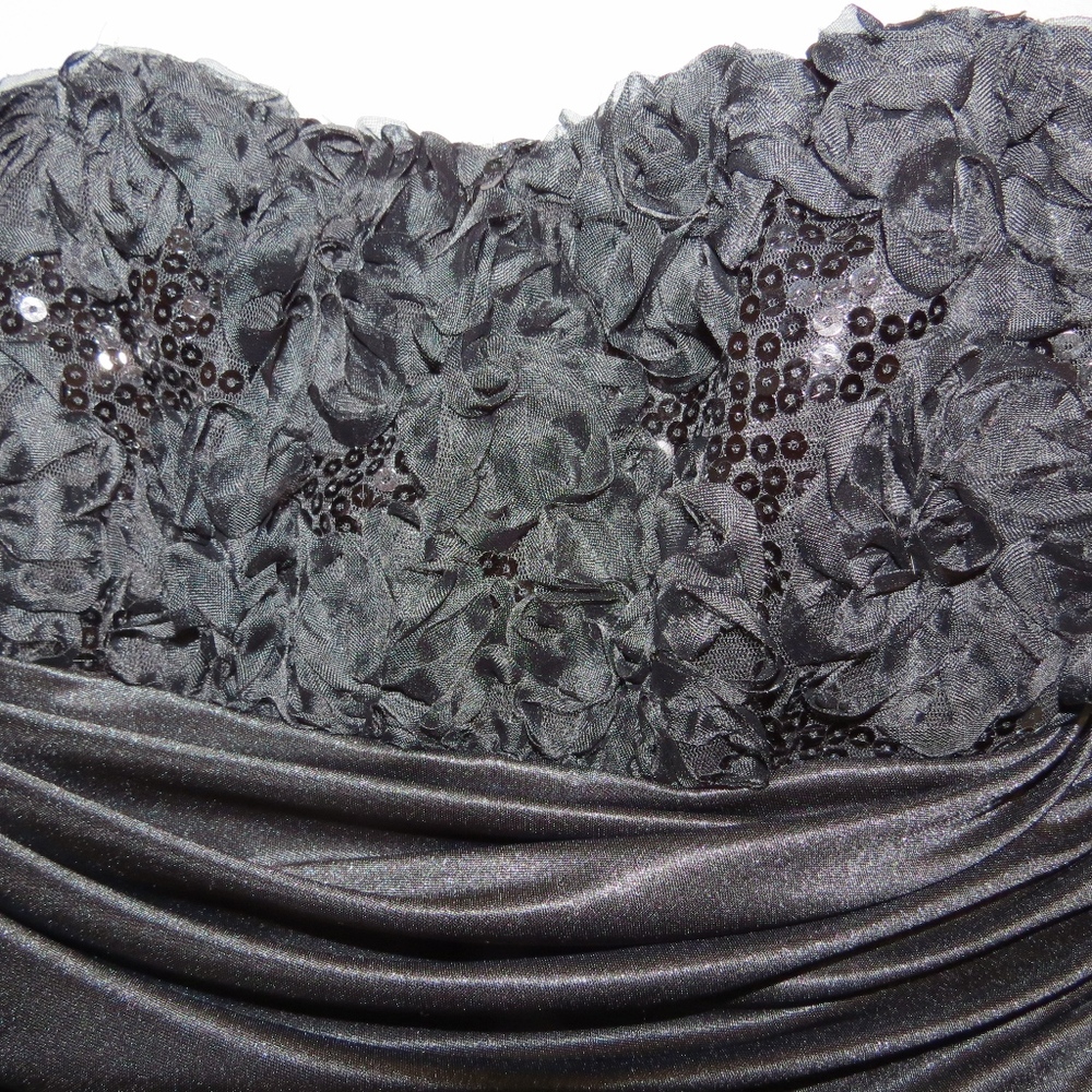 Junior Prom dress (NO LONGER ON HOLD )